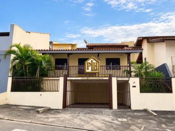 Casa com 3 dormitórios à venda, 170 m² por R$ 1.500.000 - Jardim Maristela - Atibaia/SP