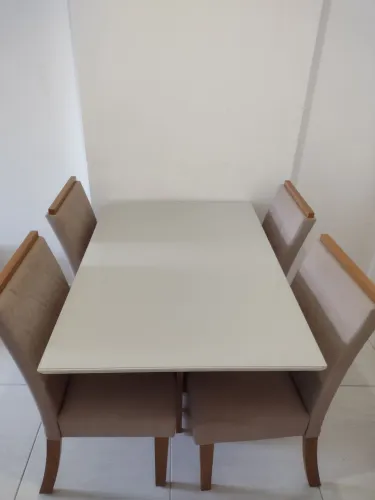 Mesa 4 cadeiras tampo de vidro