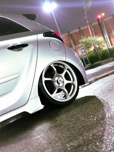 Rodas Advan Racing RG2 17x7? 4x100