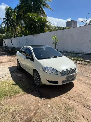 Fiat Linea Essence 1.8 Flex 16V 4P 2013