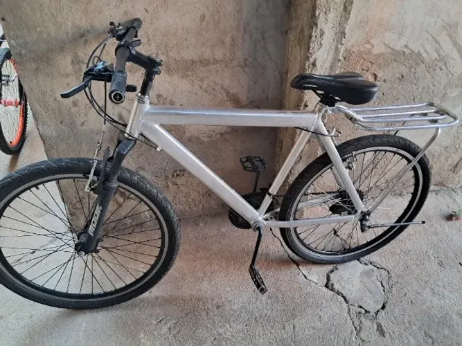 Bicicleta aro 26 marcha bom estado vende urgente motivo mudança