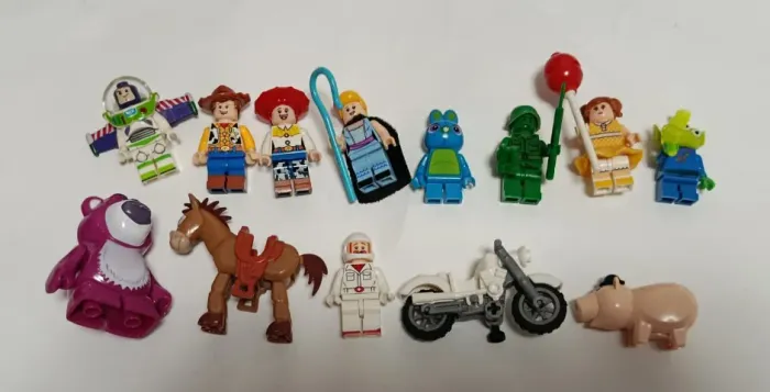 Kit 13 Minifiguras Toy Story Blocos de Montar Compatível com Lego