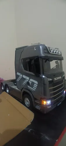 Caminhão escala hui.na 1501 1/18 cinza