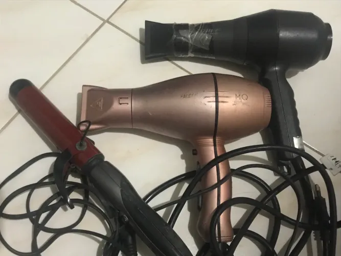 Vendendo secador e babyliss conjunto