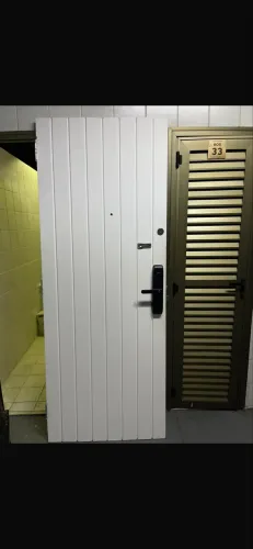 ? PORTA DE MADEIRA MACIÇA ITAÚBA + FECHADURA ELETRÔNICA INTELBRAS IFR 7000