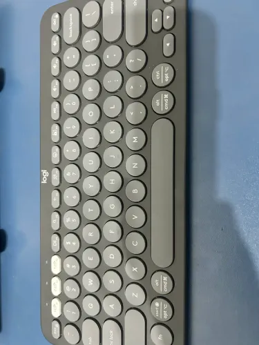 Logitech Pebble Keys 2 K380s Cinza