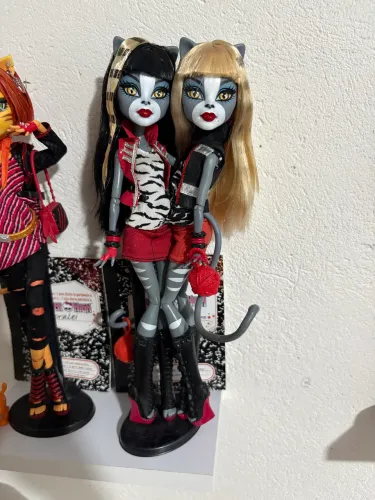 Meowlody n Purrsephone Monster High