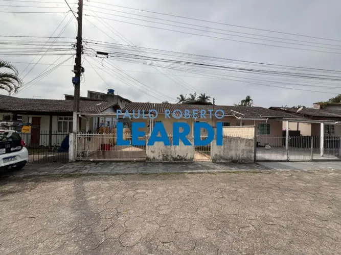 CASA EM CONDOMÍNIO - IPIRANGA - SC