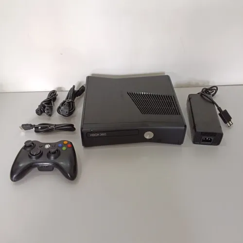 Vendo Console Microsoft Xbox 360 Slim Desblo Semi novo 