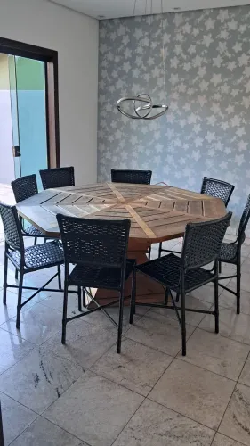Mesa madeira com 8 cadeiras
