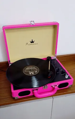 Vitrola toca discos vinil Princess Pink | Acompanha 13 discos