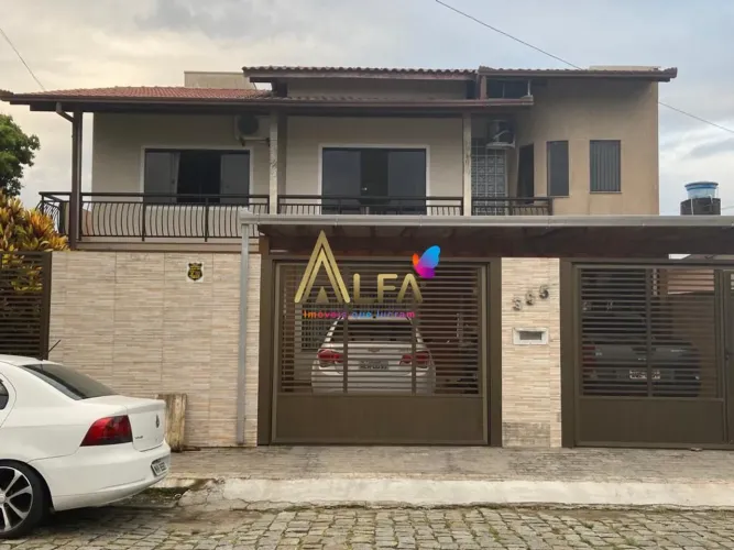 Excelente Sobrado à Venda no Centro de Navegantes/SC Apenas 550 metros da pra