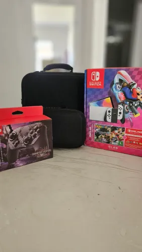 Nintendo Switch OLED branco + SD 256GB + Maleta de Viagens + Case + Controle Paralelo