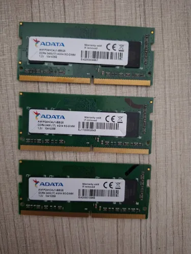 Memória RAM 4GB DDR4 2400 de Notebook ADATA.