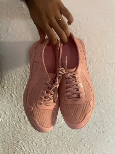 Melissa burn sneaker
