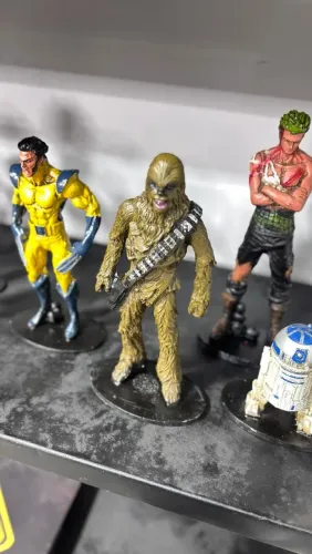 Actions figures de resina p