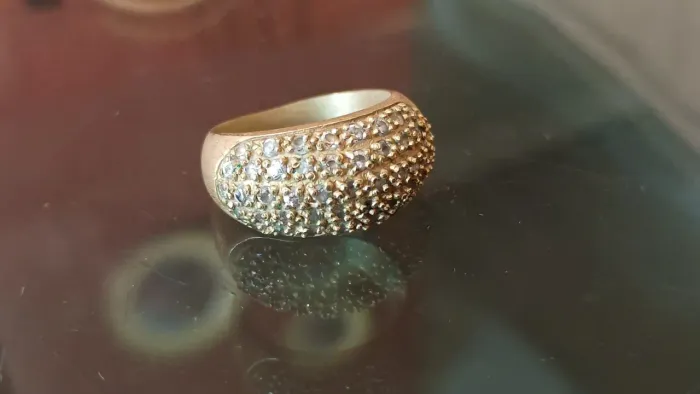 Anel dourado