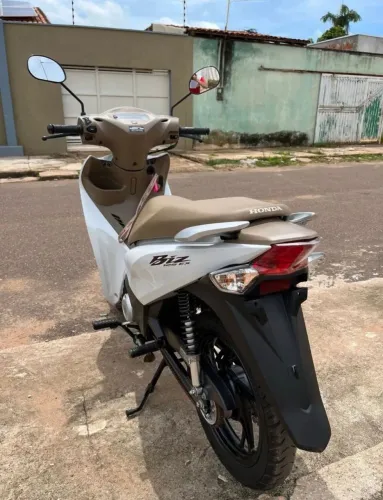 Vendo Honda Biz 2026 no ponto de transferência
