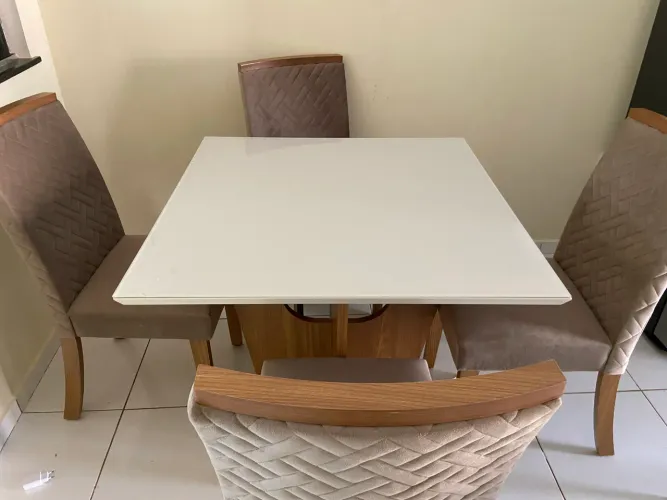 Mesa 4 cadeiras
