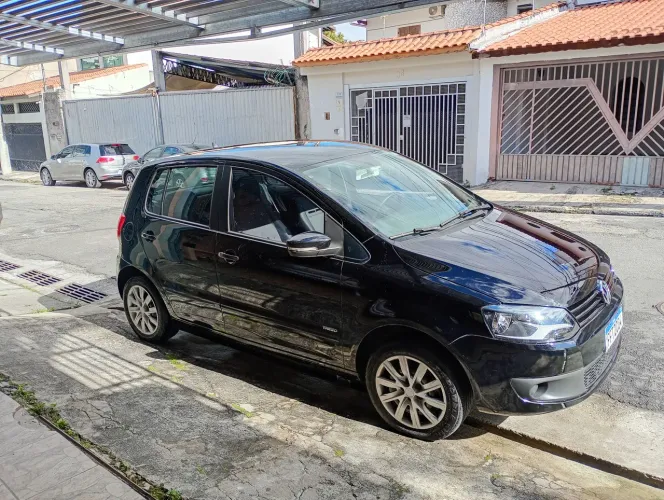 Volkswagen Fox 1.0 MI Total Flex 8V 5P 2013