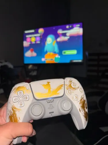 Controle Sem Fio Dualsense Edição Limitada Ouro Ghost Of Yotei Ps5