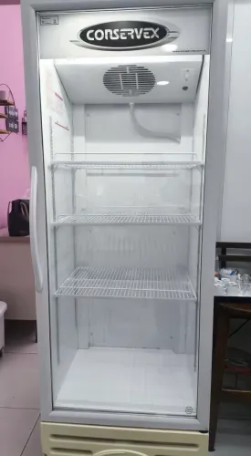Geladeira expositora 400 litros