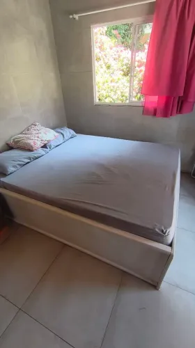 Vendo cama e colchão queen