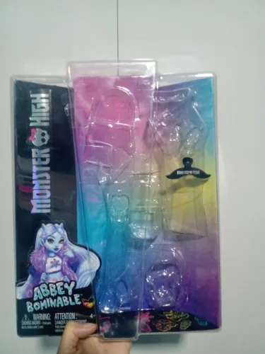 Caixa Monster high Abbey Bominable