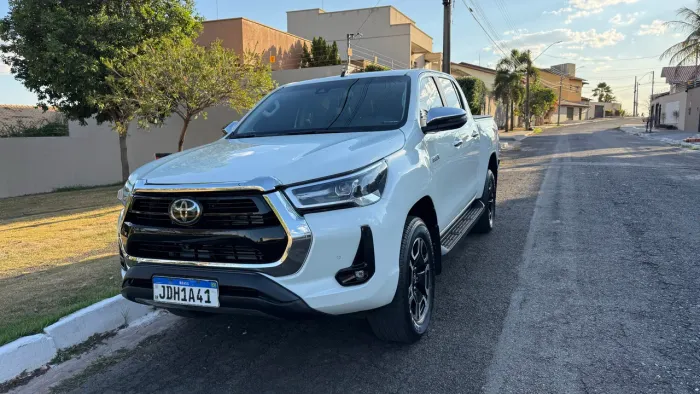 Toyota Hilux CD SRX 4X4 2.8 TDI 16V Diesel Aut. 2025