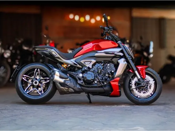 DUCATI XDIAVEL V4