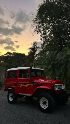 Toyota Band.Jipe Cap.de Aço Chas. Curto Diesel 1985