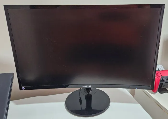 Monitor Samsung 24" Curvo Full HD - HDMI