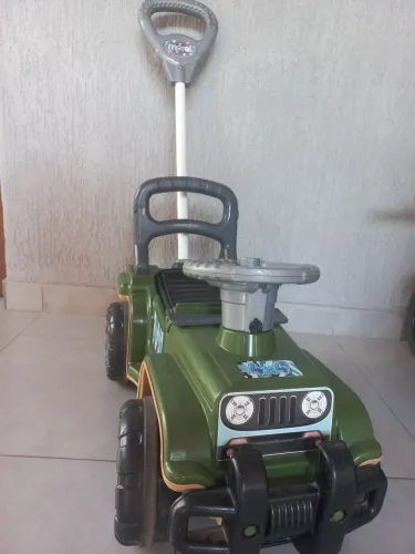 Carrinho andador Jip Jip Maral