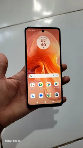 Celular motora G04s por 400