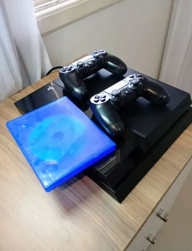 Ps4 fat + dois controles + pes 2015