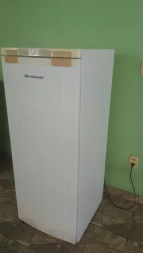 Geladeira funcionando perfeitamente. Faço a entrega!
