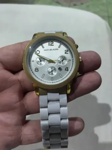 2 religio Michael Kors , 2 por 100 reais 