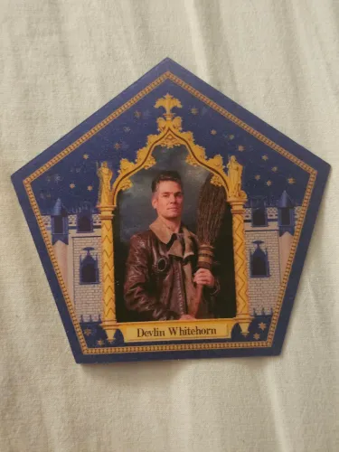 Card Sapo de Chocolate Devlin Whitehorn (Harry Potter)