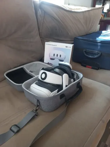 Vendo Meta Quest 3 512gb com bobovr s3, case de transporte e silicone para controle