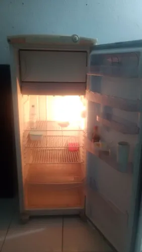 GELADEIRA 