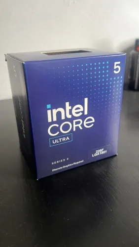 Intel Core Ultra 5 225F | NOVO LACRADO + NF