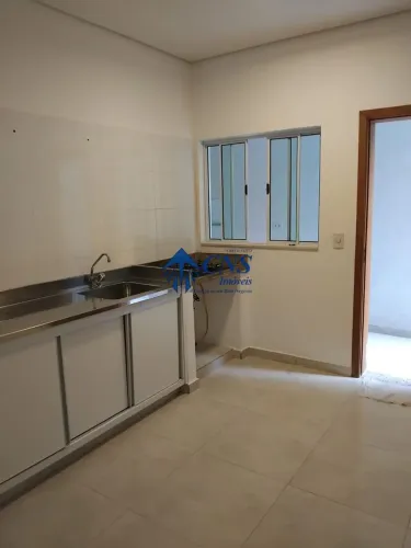 Casa de fundos para locação com 40,00m² na Cidade Intercap, Taboão da Serra/SP.
