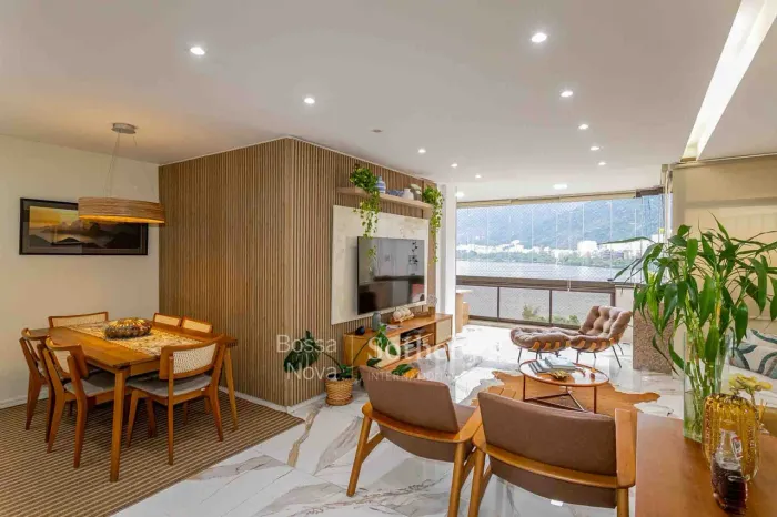 Apartamento reformado com vista para Lagoa e Cristo na Zona Sul RJ
