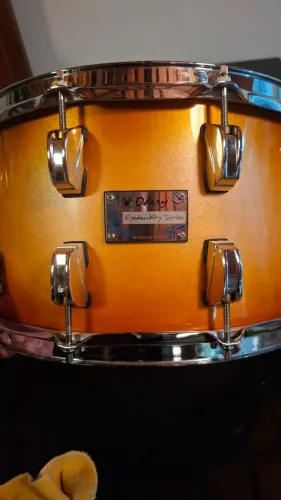 Caixa Odery Eyedentity 14x8 Maple Americano!