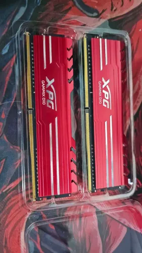 1 Memória DDR4 XPG Gammix D10, 8GB 3000Mhz, Red