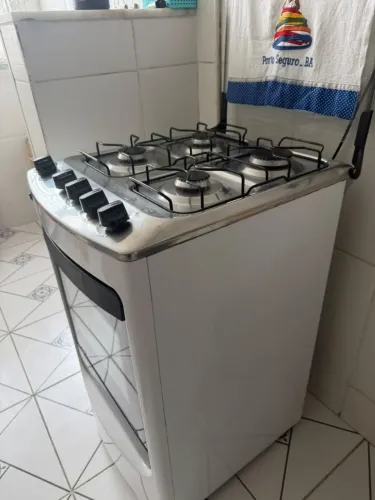 Fogão 4 bocas consul bem novo 600,00