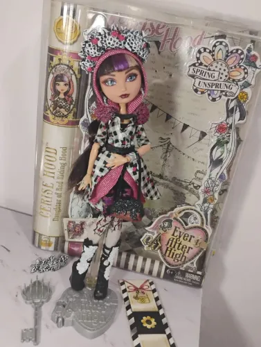 Boneca Ever After High Cerise Hood Spring Unsprung Completa Com Caixa