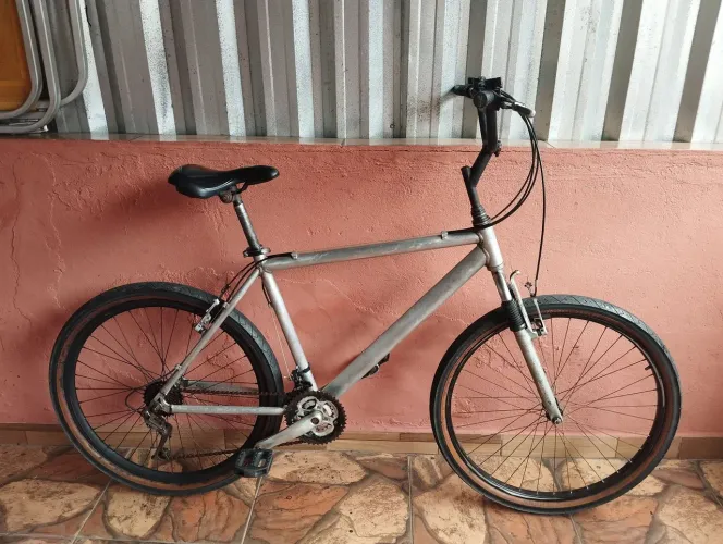 Bicicleta Caloi aro 26 em alumínio 
