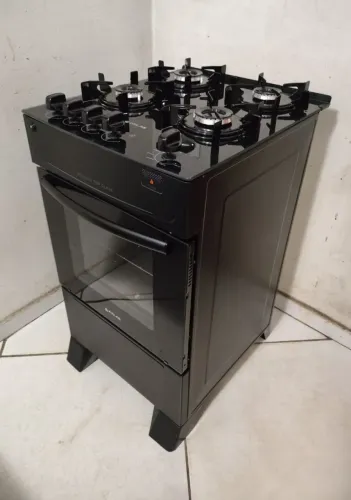 Fogão mesa de vidro bem conservado praticamente novo e o funcionando perfeitamente