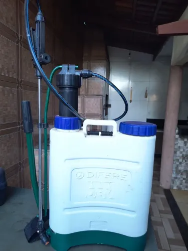Bomba costal 10 litros semi novo